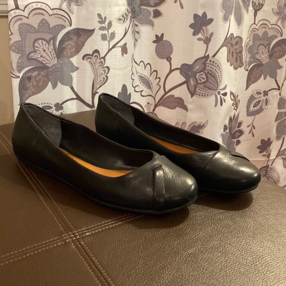 NWOB, sz 9, black flats